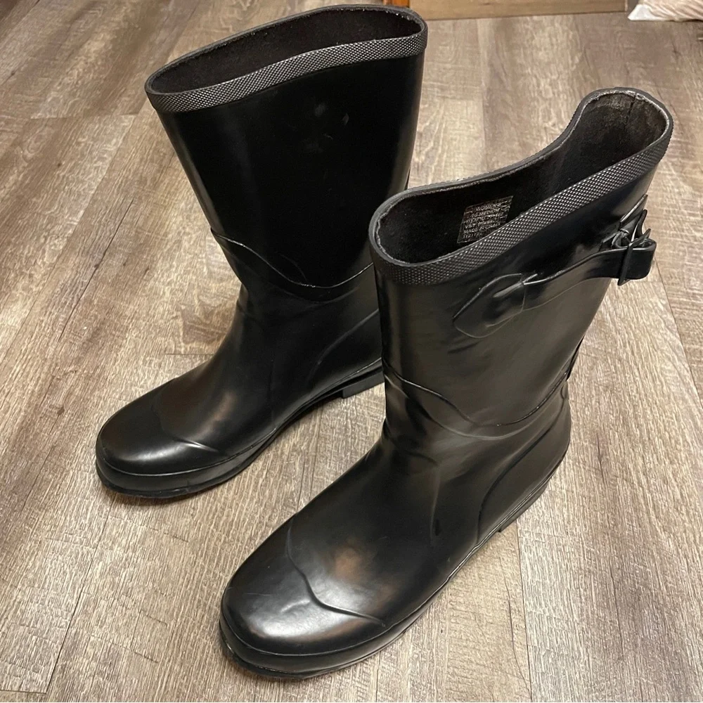 L.L. Bean Women's Black Winter‎ Rain Boots size 10